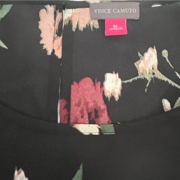 Vince Camuto Black Floral Windswept Bell Sleeve
Blouse Top - Size XL - Picture 3 of 8